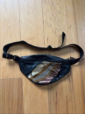 Belfast Accessory Co leather Fanny pack